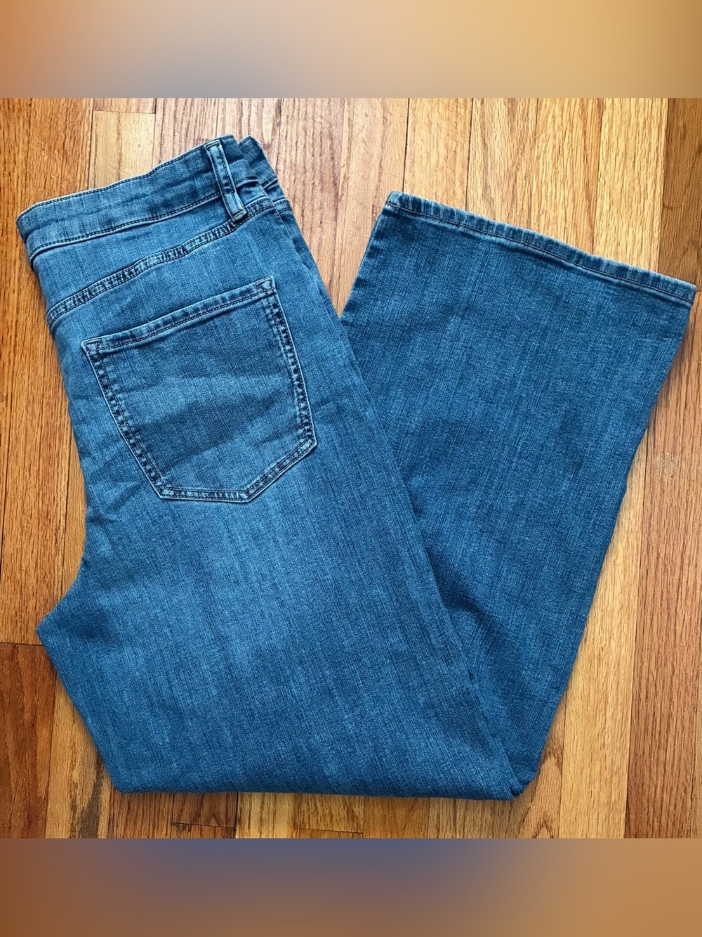 Liz Claiborne Blue Medium Wash Whiskered Wide Leg Denim Jeans Women's Size 12